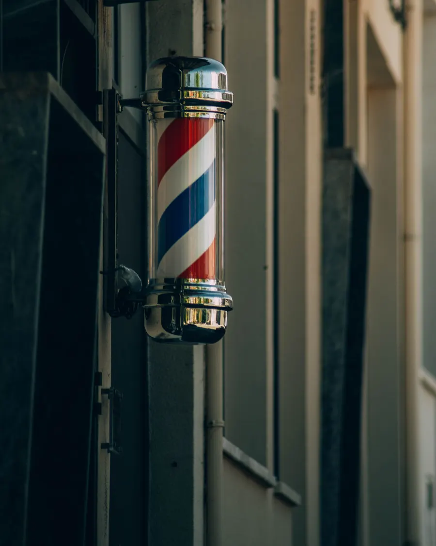 A classic men’s cut finished in the chair