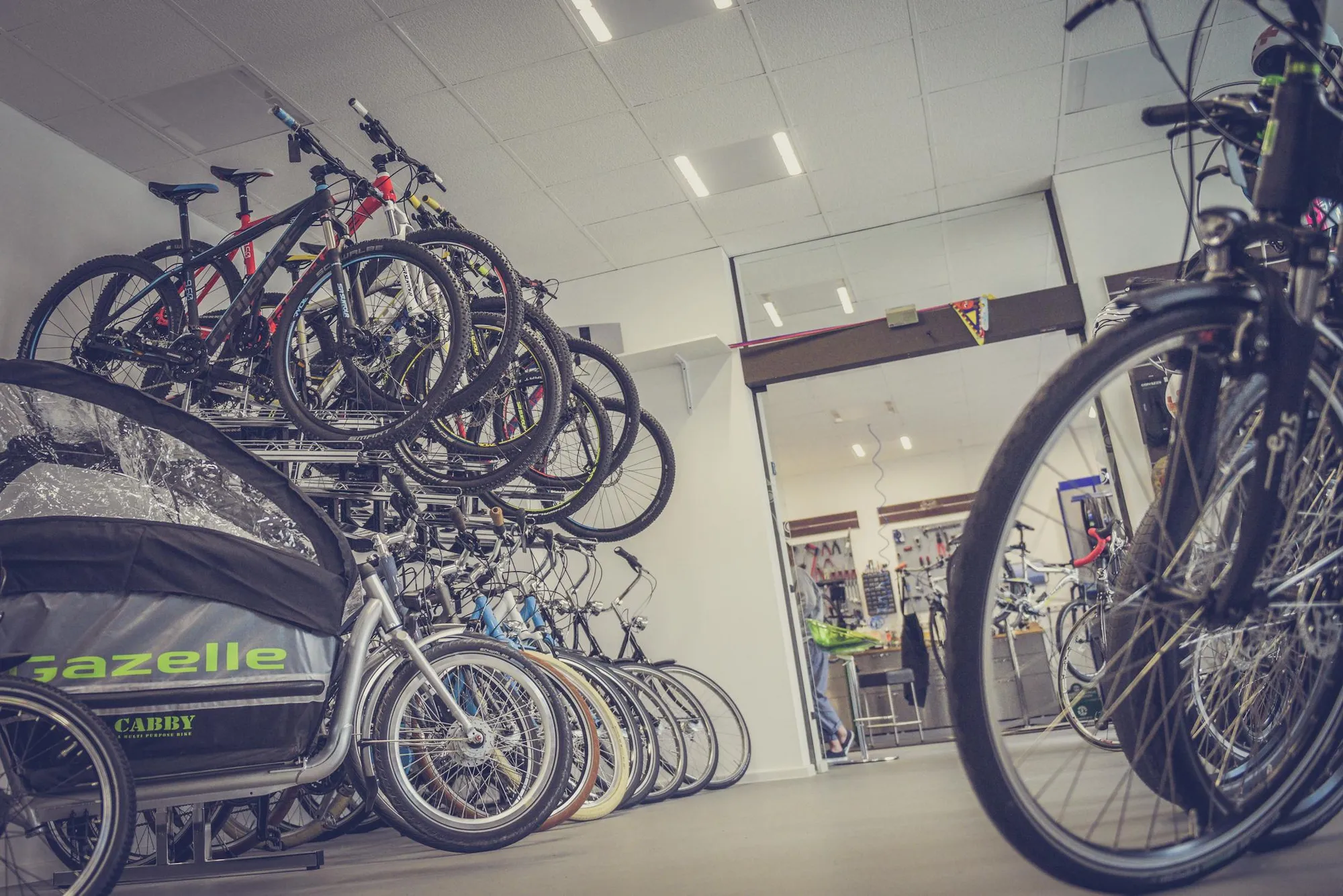 The YOURBRAND bike shop team