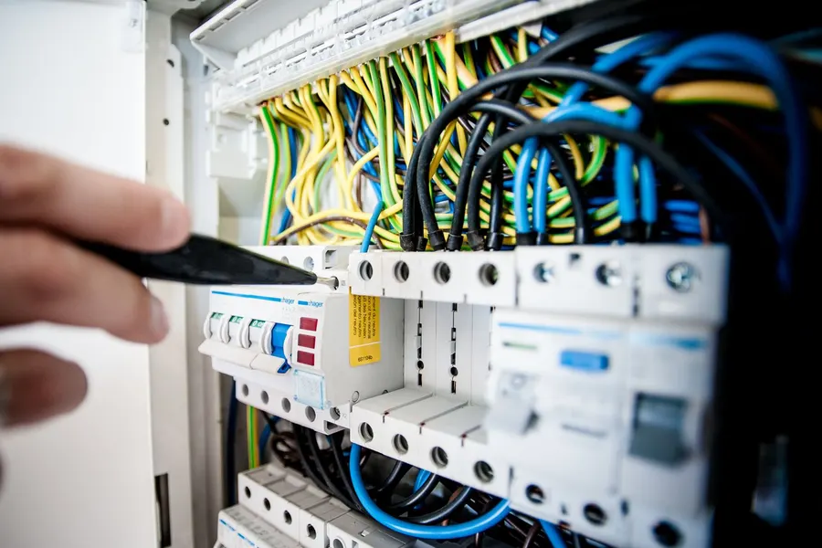 Distribution board tidied and brought to standard