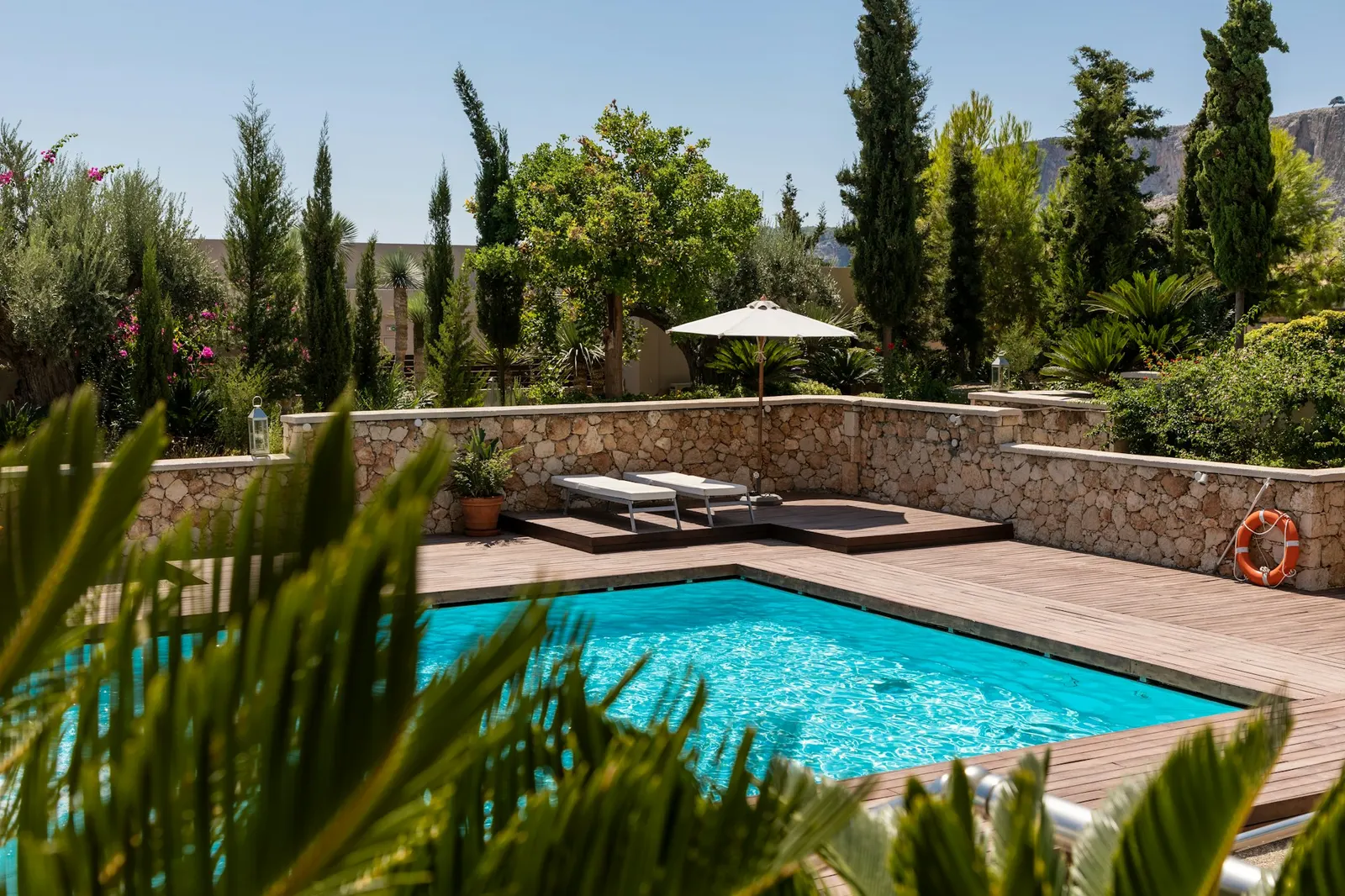 Exclusive estate with private grounds