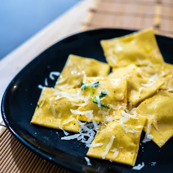Ricotta & spinach ravioli