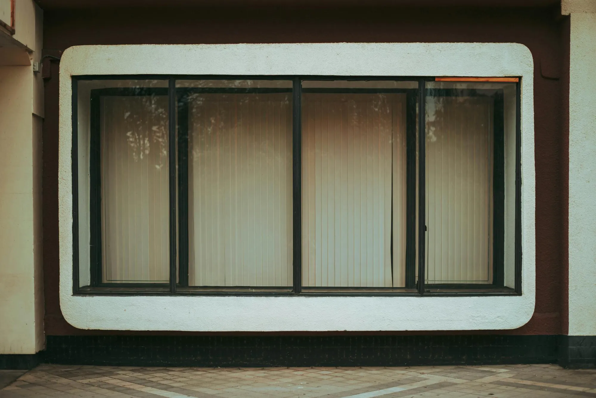 Window replacement, 1980s house - Massagno